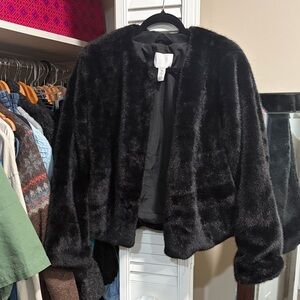 H&M Black Faux Fur Cropped Button Up Jacket Size L